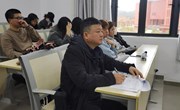 【领导听思政课】学院副院长朱辉球深入课堂听思政课